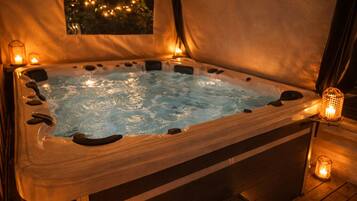 Bain à remous intérieur