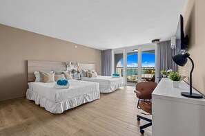 1 habitación, tabla de planchar con plancha y ropa de cama 