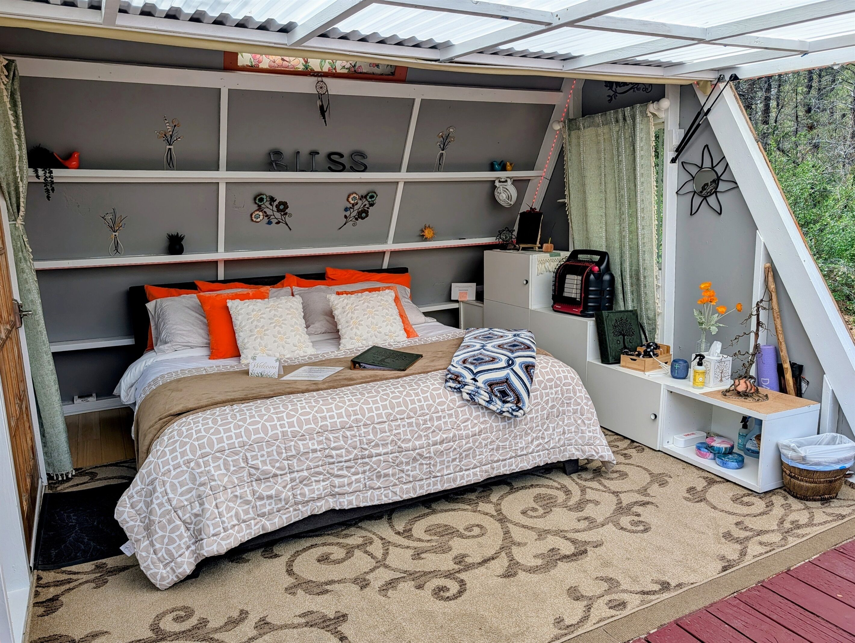 1 bedroom, free WiFi, bed sheets