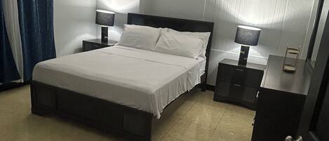 2 bedrooms, iron/ironing board, bed sheets, wheelchair access