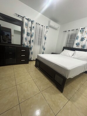 2 bedrooms, in-room safe, iron/ironing board, bed sheets
