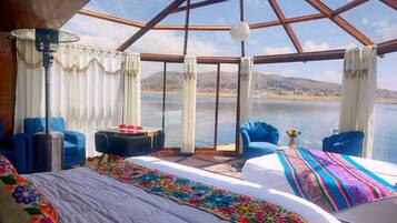 1 bedroom, bed sheets