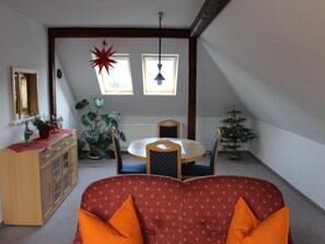 Dining - Appartement mit Blick auf das Wasser by Interhome (Sehmatal)
