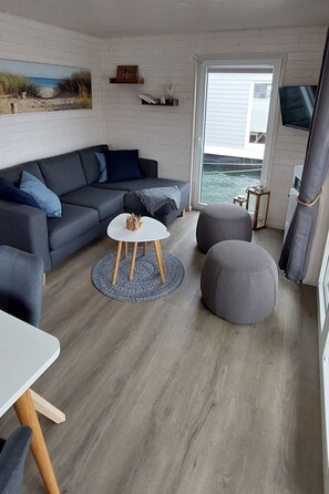 TV - Hausboot Tosca by Interhome (Stralsund)