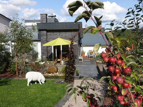 EifeLeben mit wunderschönem Garten by Interhome