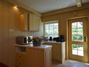 Fridge, microwave, dishwasher, cookware/dishes/utensils - Dikstig - D8L - in Kampen auf Sylt by Interhome (Kampen)