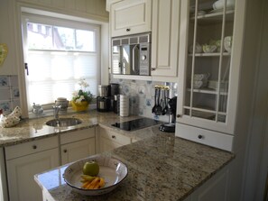 Fridge, microwave, dishwasher, cookware/dishes/utensils - Dikstig - D8R - in Kampen auf Sylt by Interhome (Kampen)
