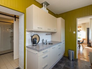 Kühlschrank, Kochgeschirr/Geschirr/Besteck