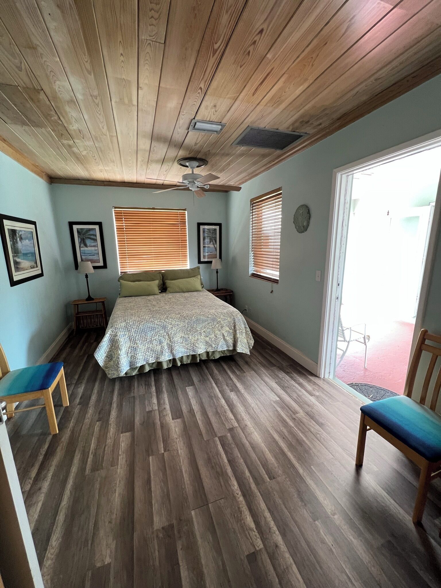 2 habitaciones, tabla de planchar con plancha y wifi gratis 