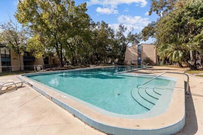 Pet Friendly Hideaway 5 mins UF