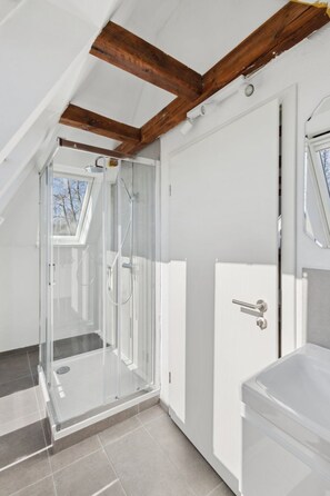 Bathroom - Zauberwald Fewo mit eigenem Eingang by Interhome (Schneverdingen)