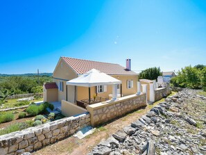 Exterior - "Sakarun" mit Blick auf das Wasser by Interhome (Dugi Otok/Veli Rat)
