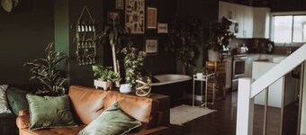 12 Minutes to West Edmonton Mall