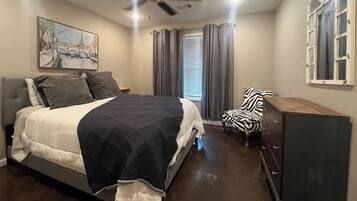 2 bedrooms, iron/ironing board, WiFi, bed sheets