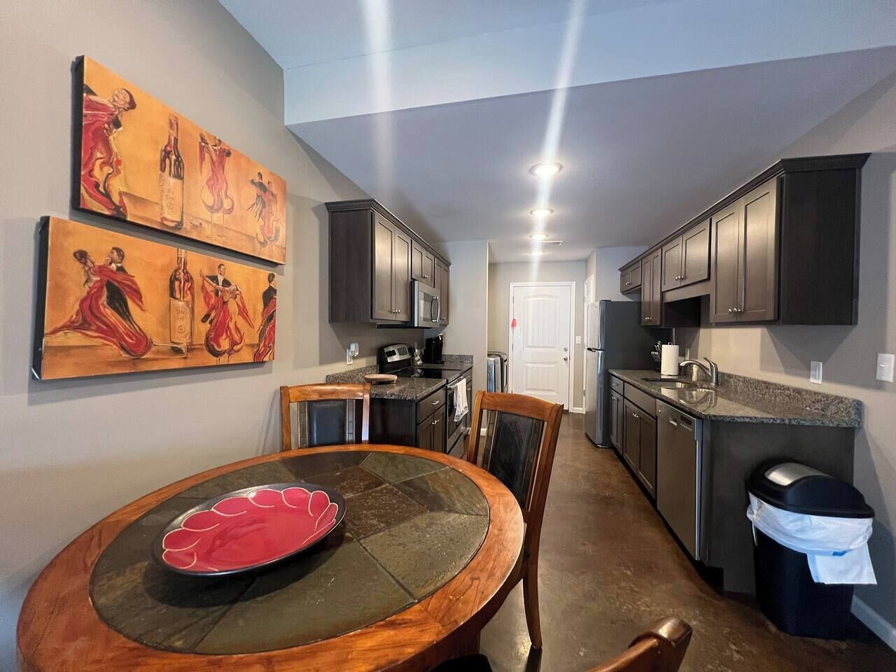 Mikroaaltouuni, uuni, liesi, astianpesukone