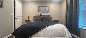 Relaxing Stylish Getaway – 2BR in Jonesboro : A