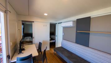 3 camere