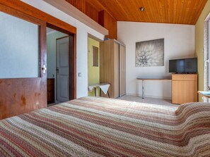 Internet - Wohnung in Crikvenica mit Terrasse mit Meerblick by Interhome (Crikvenica)
