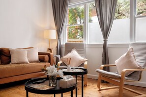 TV - Luxury 2-bedroom apartment in Bondi near the beach (Bondi)