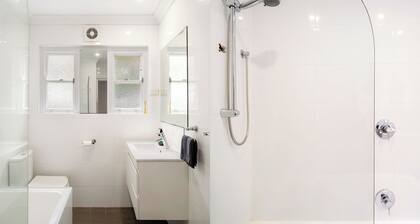 Luxury 2-bedroom apartment in Bondi near the beach