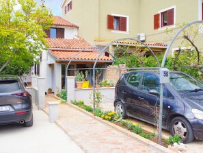 Property grounds - Studio "Goga" mit Terrasse, 800 m vom Strand entfernt by Interhome (Pula/Banjole)