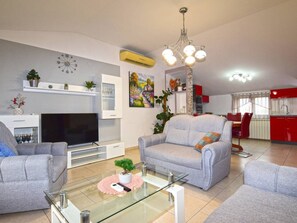 TV - 2-Zimmer-Ferienwohnung, 600m vom Strand entfernt by Interhome (Fažana)