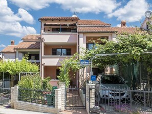 Exterior - Studio-Apartment in Stinjan, 600 m vom Strand entfernt by Interhome (Fažana)