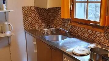 Réfrigérateur, micro-ondes, four