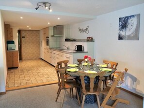Dining - Appartement Eggmatte by Interhome (Schwenden)