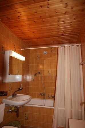 Bathroom - Maison Sierre by Interhome (Grône-Loye)