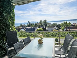 Outdoor dining - Wohnung B mit Balkon by Interhome (Meersburg)