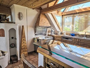 Fridge, microwave, oven, dishwasher - WohnungA mitPanorama by Interhome (Meersburg)