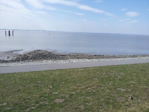 Haus am Wasser in Emden by Interhome