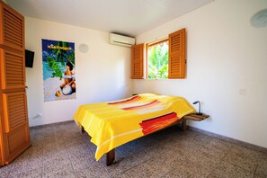 1 chambre, fer et planche à repasser, lit parapluie, Wi-Fi gratuit