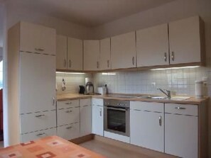 Fridge, microwave, oven, dishwasher - in Dornum - Westerbur by Interhome (Nessmersiel)