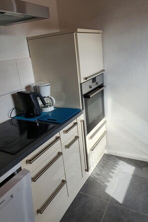 Fridge, microwave, oven, dishwasher - Apartment mit Terrasse am Südstrand by Interhome (Borkum)