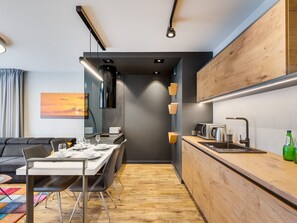 Fridge, microwave, dishwasher, cookware/dishes/utensils - Altstadt-Wohnung Chmielna Park by Interhome (Gdansk)