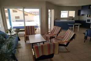 Interior - Haus am Meer, die Füße im Sand by Interhome (Vielle Saint Girons)