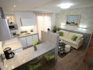 TV - Appartement Silvia mit Terrasse und Meerblick by Interhome (Portorož)