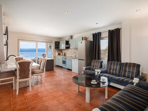 Living area - Mirabilis - Privates Strandhaus by Interhome (Medici)