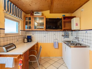 Fridge, microwave, oven, dishwasher - Mer Vue - Haus am Meer by Interhome (Split/Stobreč)