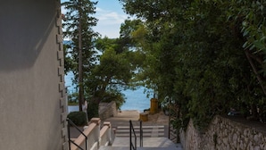Unclassified image, 4 of 33, button - Wohnung 50m vom Strand entfernt, für 5 Personen by Interhome (Crikvenica)