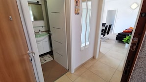 Unclassified image, 2 of 33, button - Wohnung 50m vom Strand entfernt, für 5 Personen by Interhome (Crikvenica)