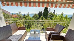 Unclassified image, 3 of 33, button - Wohnung 50m vom Strand entfernt, für 5 Personen by Interhome (Crikvenica)