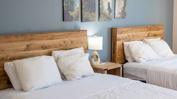 2 chambres, bureau, fer et planche à repasser, lit parapluie