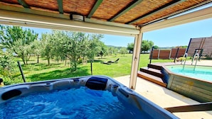 Outdoor spa tub - Beach House BET, romantisches Refugium im Olivenhain by Interhome (Pula/Banjole)