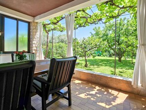 Outdoor dining - für 4 Personen ca. 45 m² in Novigrad, Adriaküste Kroatien (Westküste von I by Interhome (Buzinija)