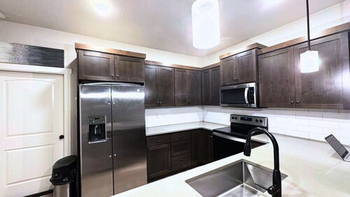 Peaceful 3-Bedroom Home - Private Room or Full Home Option
