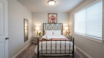 1 bedroom, iron/ironing board, WiFi, bed sheets