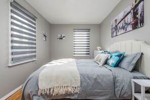 Iron/ironing board, internet, bed sheets